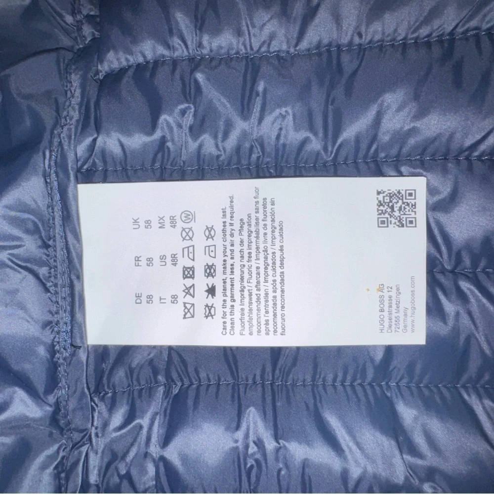 Hugo Boss Navy Blue Puffer Jacket - Picture 9 of 10